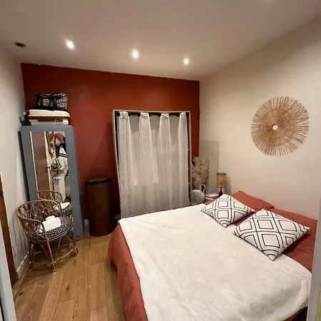 Pretty Cocoon With Private Courtyard * パリ