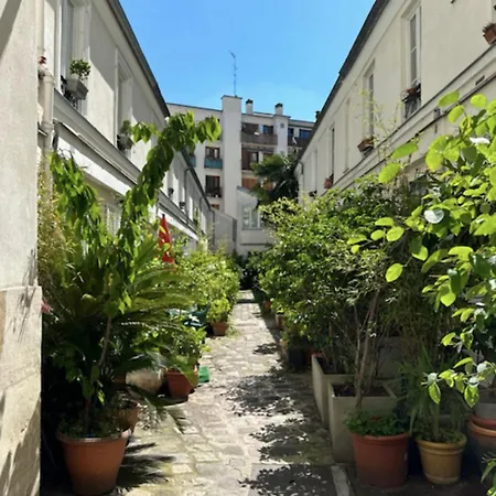 Pretty Cocoon With Private Courtyard
