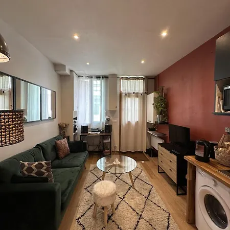 アパート Pretty Cocoon With Private Courtyard